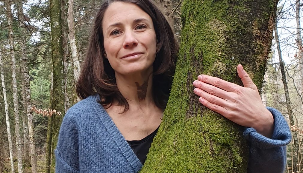 Dans le Nord vaudois, Elisabeth Tricot propose des « coachings » pour se relier à la nature et à soi Dans le Nord vaudois, Elisabeth Tricot propose des « coachings » pour se relier à la nature et à soi / ©DR