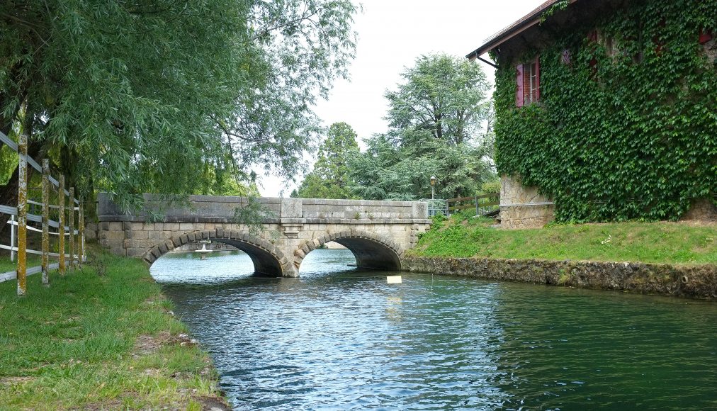 Un pont sur la Venoge. La plateforme entend construire des ponts entre les confessions. Un pont sur la Venoge. La plateforme entend construire des ponts entre les confessions. / ©iStock / Yves Grau