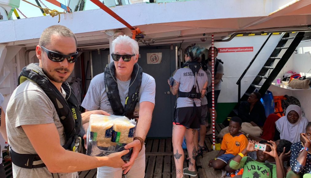 Richard Gere apporte son soutient au programme Mediterranean Hope à bord de l'Open Arms Richard Gere apporte son soutient au programme Mediterranean Hope à bord de l'Open Arms / DR