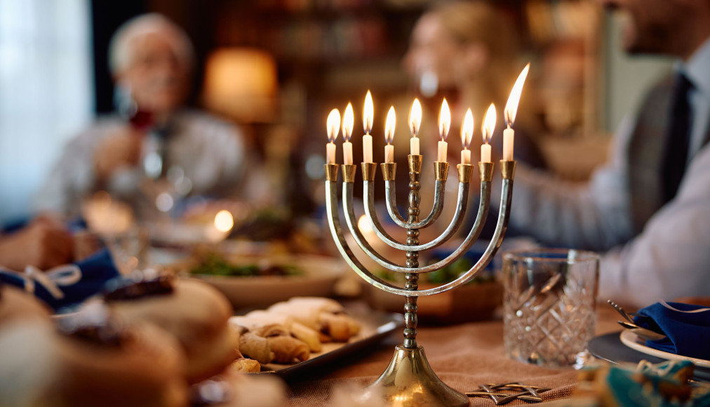 Les vœux de Noël d’Éliezer Shai Di Martino, Rabbin de la Communauté Israelite de Lausanne et du Canton de Vaud Les vœux de Noël d’Éliezer Shai Di Martino, Rabbin de la Communauté Israelite de Lausanne et du Canton de Vaud