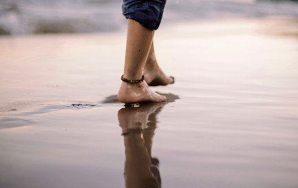 Un culte synodal / Un culte synodal « sur la pointe des pieds ». © Steven Aguilar – unsplash